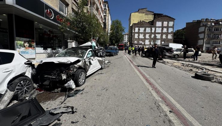 Freni arızalanan kamyon ortalığı savaş alanına çevirdi