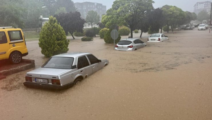 Kırşehir’de sağanak sele dönüştü – Son Dakika Haberleri