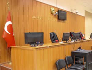 Müdür yardımcısını tehdit eden öğrenci için okul değiştirme kararı
