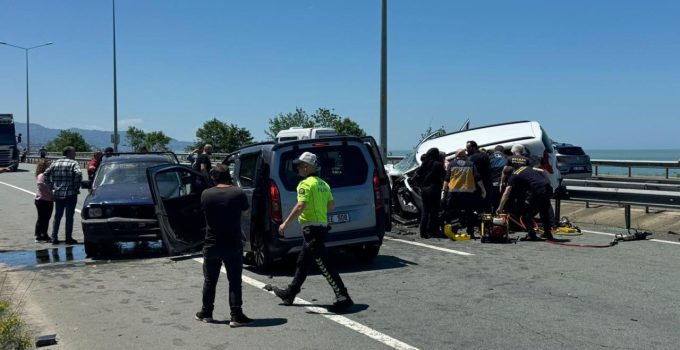 Ters yöne giren yaşlı sürücü kazaya neden oldu: 2 ölü, 3 yaralı