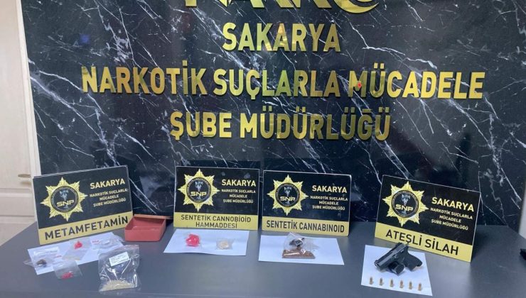 Uyuşturucuyu klozete döktü, sifon çalışmayınca yakalandı