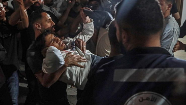 Katil İsrail’in Gazze’ye saldırısında 10 Filistinli yaralandı