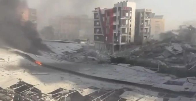İşgalci İsrail, Lübnan’da hastane yakınını bombaladı