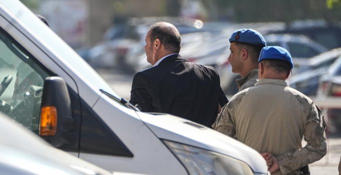 Menderes Belediye Başkanı İlkay Çiçek görevden uzaklaştırıldı