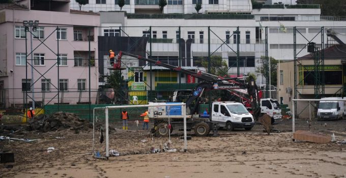 İstanbul Valisi Gül: Ayazağa Meydanı’ndaki yıkımlar yarın tamamlanacak