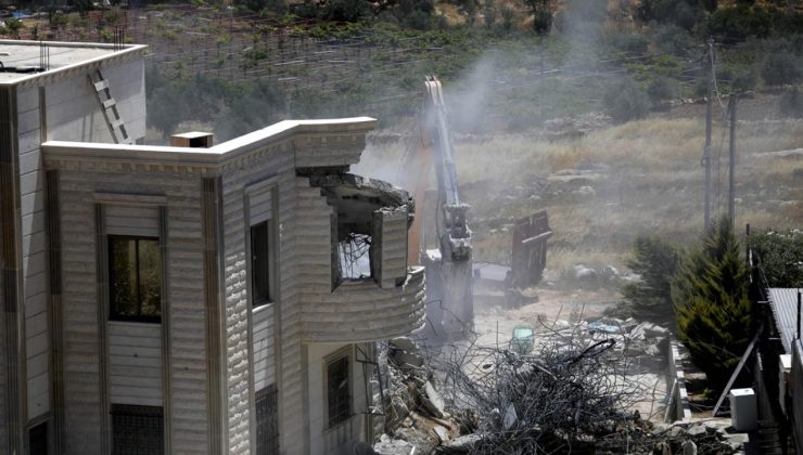 Soykırımcı İsrail, Batı Şeria’da 12 saatte 23 saldırı gerçekleştirdi
