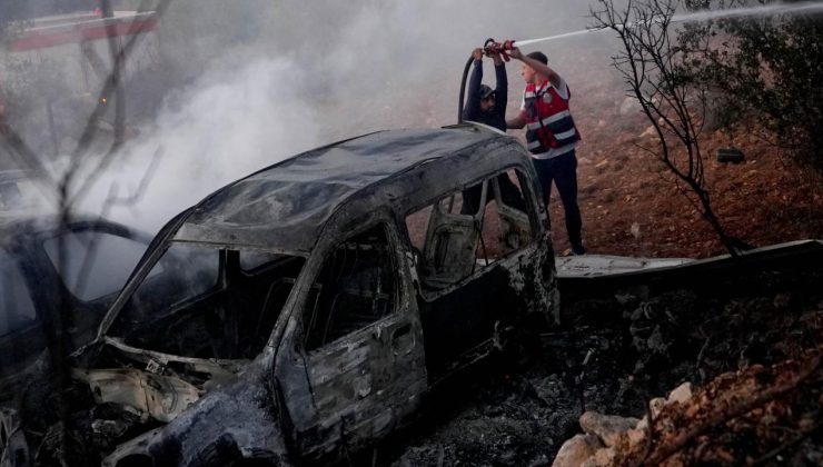 İşgalci İsrailliler Batı Şeria’da bir camiyi ve aracı ateşe verdi