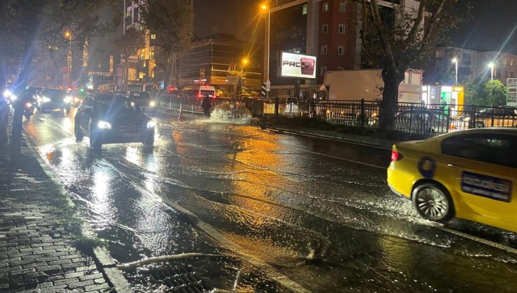 Beşiktaş’ta altyapı çalışması sırasında su borusu patladı