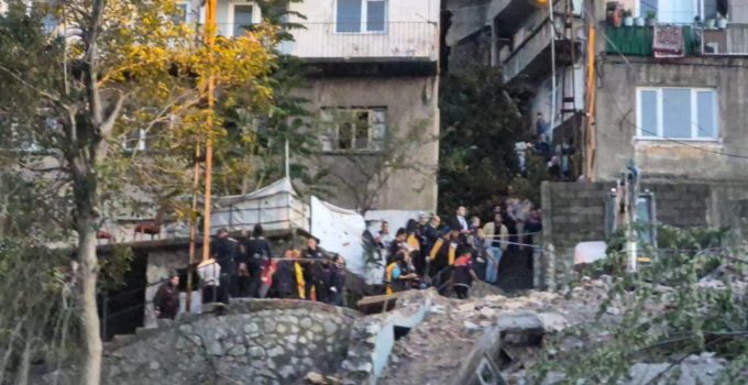 Zonguldak’ta bina çöktü: 1 kişi kurtarıldı, 1 kişi öldü