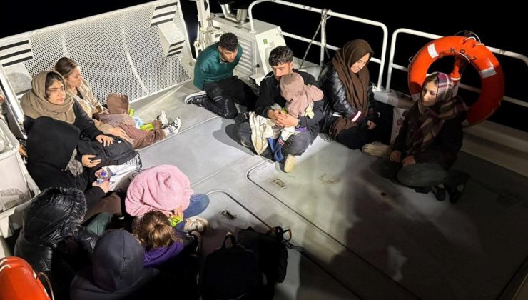 İzmir açıklarında 13 düzensiz göçmen yakalandı