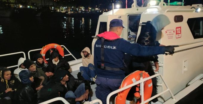Muğla açıklarında 36 düzensiz göçmen kurtarıldı