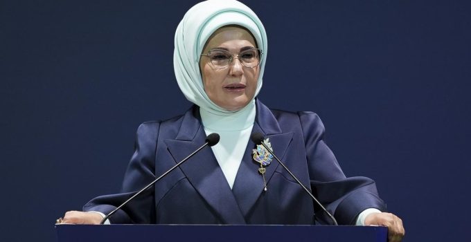 Emine Erdoğan, Türkiye Maarif Vakfının kuruluş yıl dönümünü kutladı