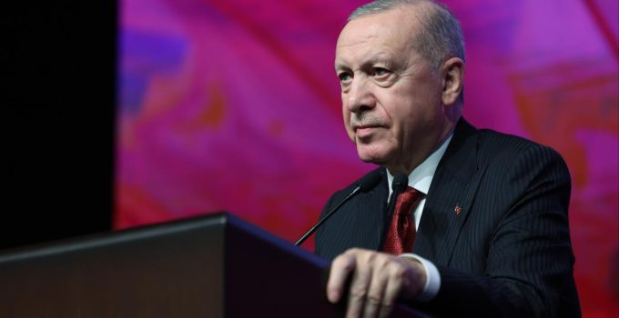 Cumhurbaşkanı Erdoğan vefatının 8. yılında Ara Güler’i andı