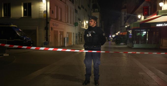 Paris’te yarından başlayarak 2 Kasım’a kadar kısmi sokağa çıkma yasağı uygulanacak