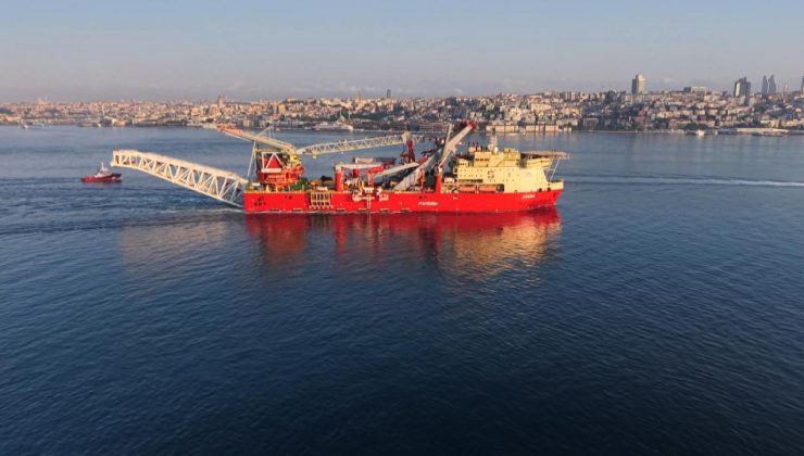 Bakan Uraloğlu’ndan İstanbul Boğazı’ndan geçen gemiye ilişkin paylaşım