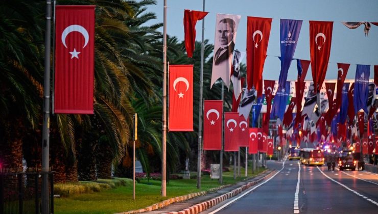 İstanbul’da 29 Ekim sebebiyle bazı yollar trafiğe kapatıldı
