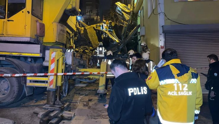 Beyoğlu’nda 5 katlı metruk bina çöktü