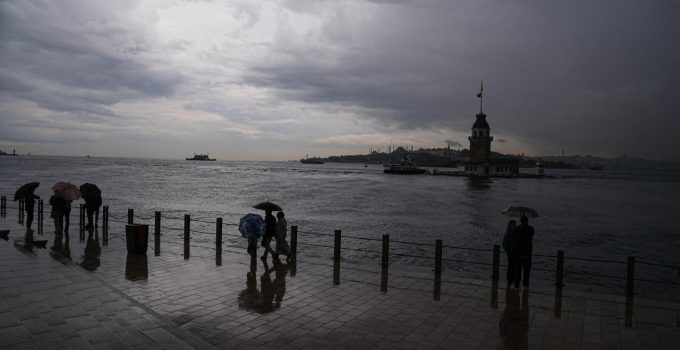 Bakan Kurum: 10 ilde turuncu, 26 ilde sarı kodlu uyarı var