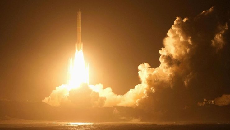 Japonya’dan Mars’ın uydusuna tarihi görev