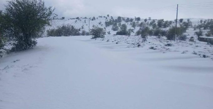 Manisa’ya mevsimin ilk karı düştü