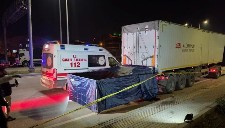 Balıkesir’de tıra çarpan motosiklet sürücüsü hayatını kaybetti