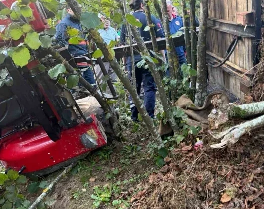 Sakarya’da traktör devrildi: Bir kişi öldü, iki kişi yaralandı