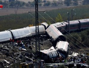 İspanya’da hızlı trenler çarpıştı: En az 68 ölü