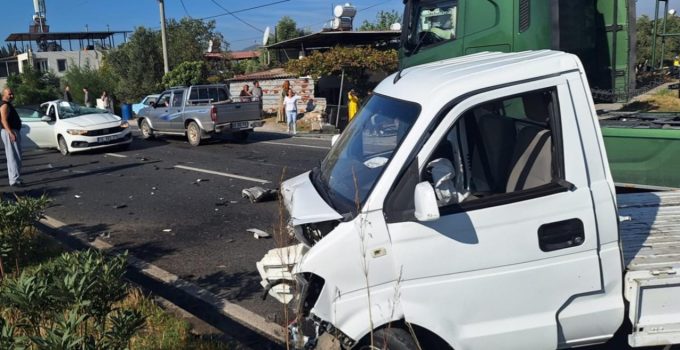 Muğla’da kamyonetle otomobil çarpıştı: 1 ölü