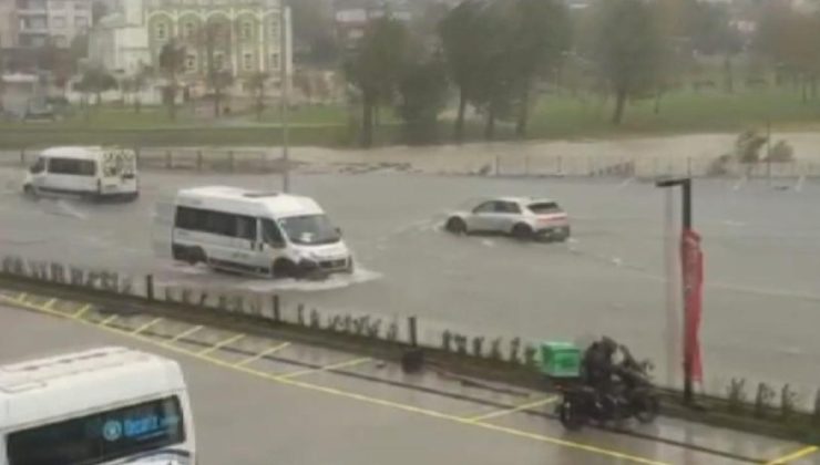 İstanbul’da sağanak: Yollar göle döndü, trafik durma noktasına geldi