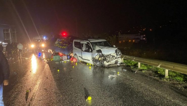 Sakarya’da zincirleme kaza: 2 ölü