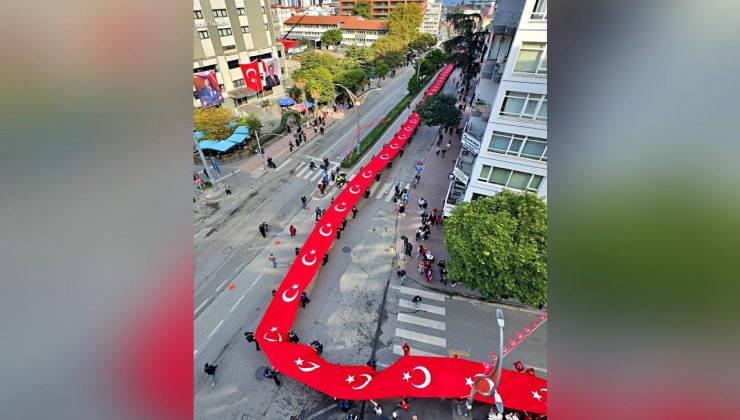 Samsun’da Cumhuriyet Bayramı 1919 metrelik Türk bayrağıyla kutlandı