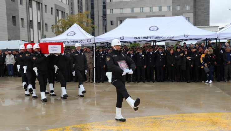 Şehit olan polis memuruna veda