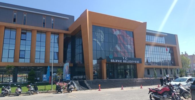 Silifke Belediyesi’ne yolsuzluk operasyonu genişliyor: 7 gözaltı