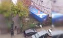 Sultangazi’de iki araca çarpan tır yol kenarına devrildi