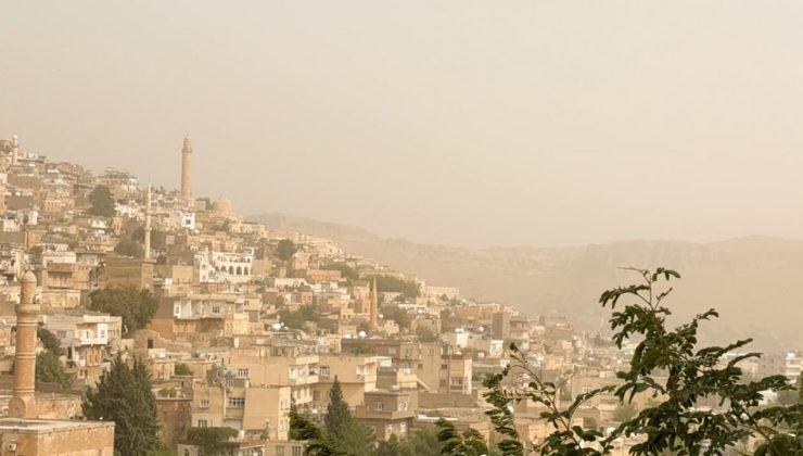 Mardin ve Şanlıurfa’da toz taşınımı etkili oldu