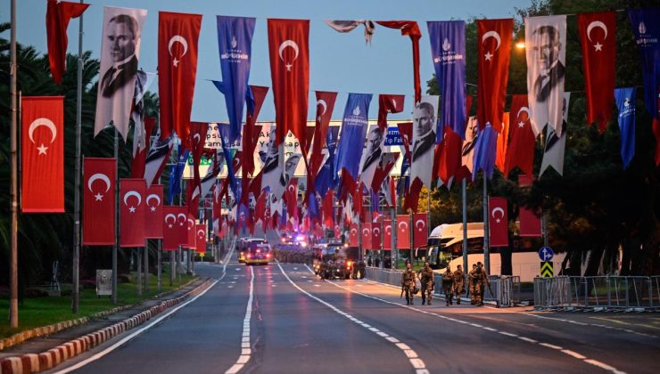 Vatan Caddesi’ndeki 29 Ekim kortej geçişi ertelendi