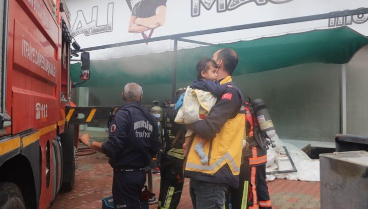 Mersin’de halı ve mobilya mağazasında yangın: 80 kişi tahliye edildi
