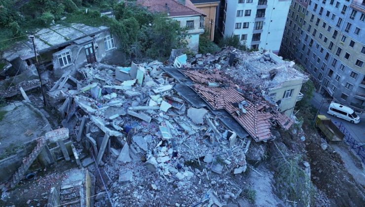 Zonguldak’ta çöken binanın çevresindeki 7 bina tahliye edildi